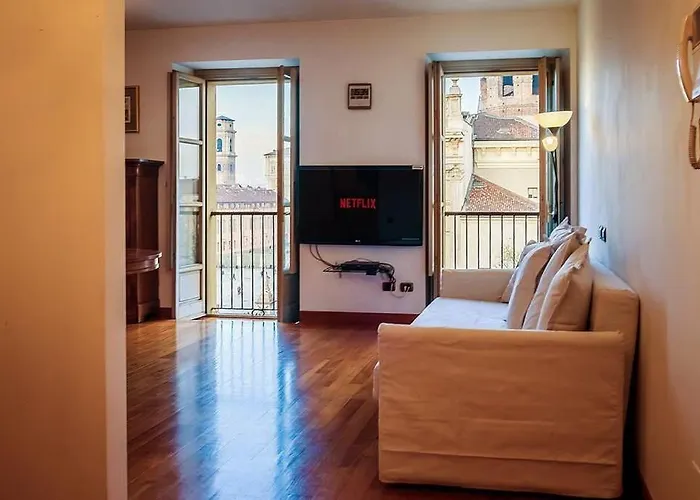 Apartment In Piazza Castello Exclusive Con Vista Unica Su Piazza Castello